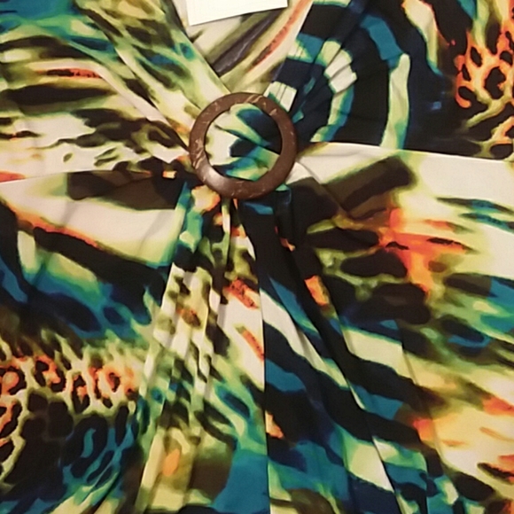 Beach Belle V-neck top - Picture 5 of 6